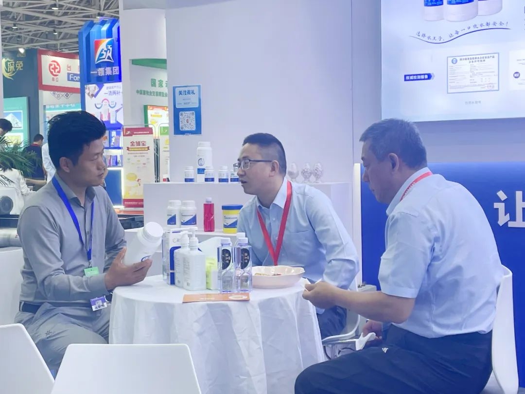 rosun-showcases-full-cycle-water-management-solutions-at-qingdao-livestock-expo-empowering-green-development-in-animal-husbandry-1.jpeg